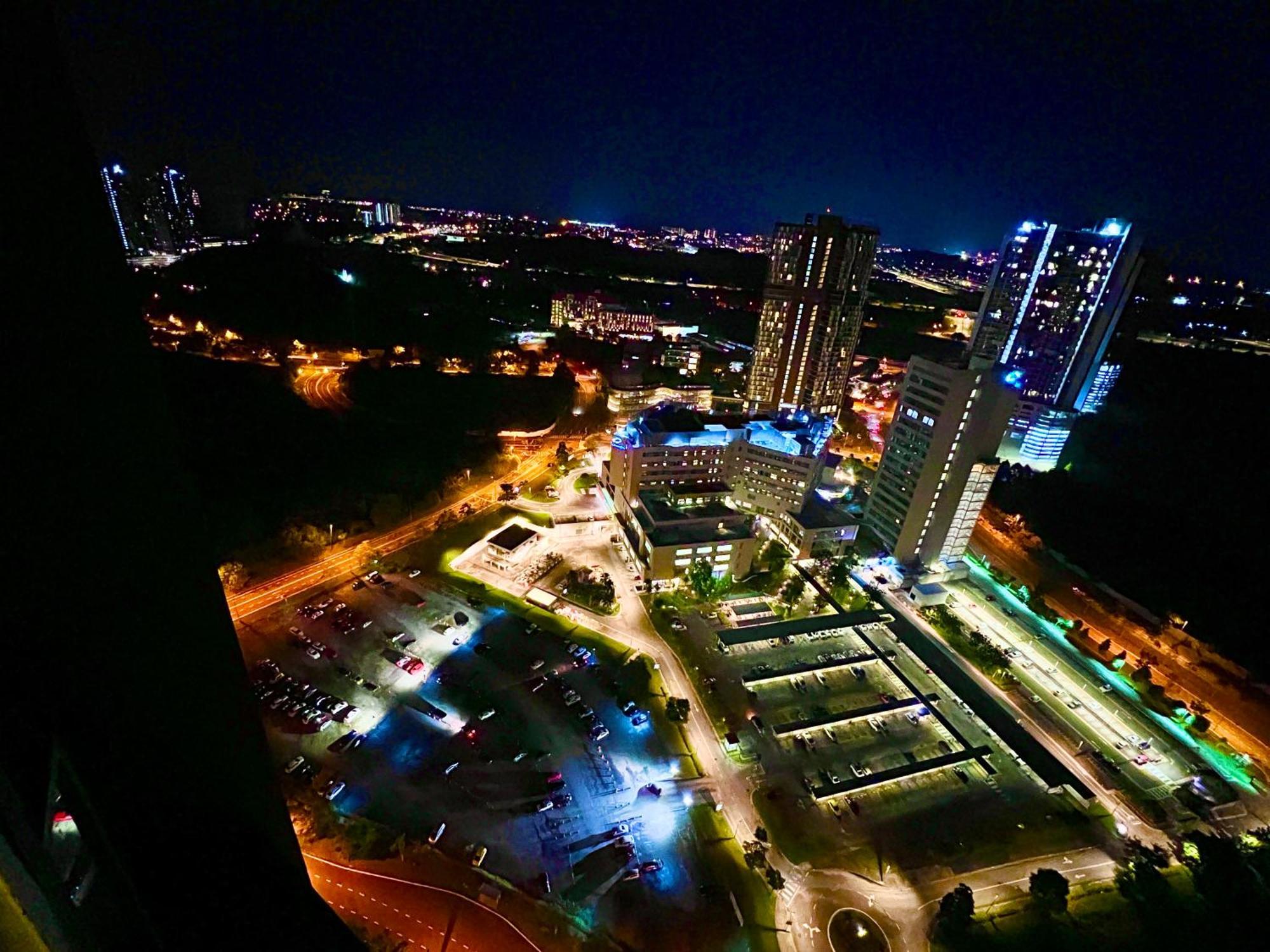Legoland - Happywonder Suite For Family ,Cozy, Wifi With Nice Garden Pool View! Nusajaya  Buitenkant foto